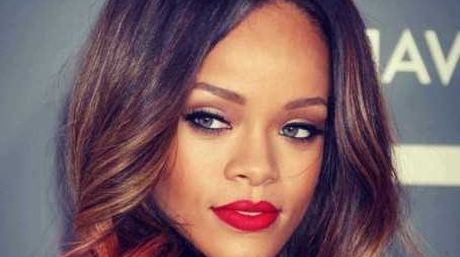 Rihanna-Foto-playbuzzcom_NACIMA20151125_0055_22.jpg