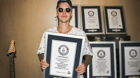 Justin-Bieber-reconocimientos-Foto-guinnessworldrecordscom_NACIMA20160830_0049_6.png