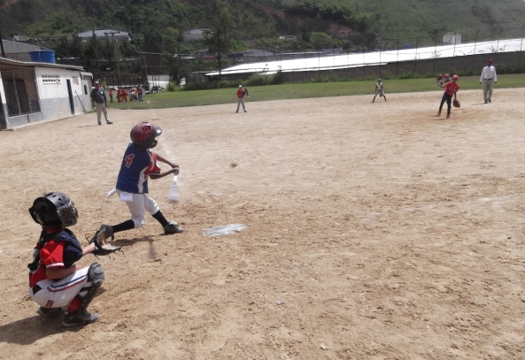 Foto beisbol Juegos Comunales viernes 2 de septiembre de 2016.JPG