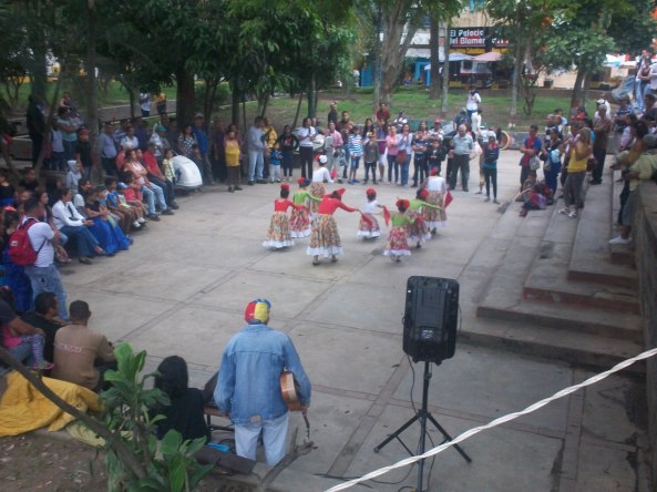 Danza en la Plaza Guaicaipuro 2