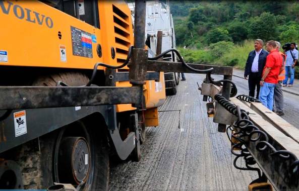 Ministerio-para-el-Transporte-inicia-plan-de-rehabilitación-y-mantenimiento-en-autopistas-y-carreteras-del-país3